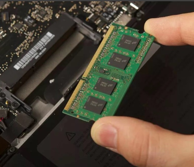 Замена оперативной памяти на ноутбуке в Академическом районе Москвы